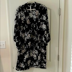 Spiritual Gangster Black and White Floral Kimono